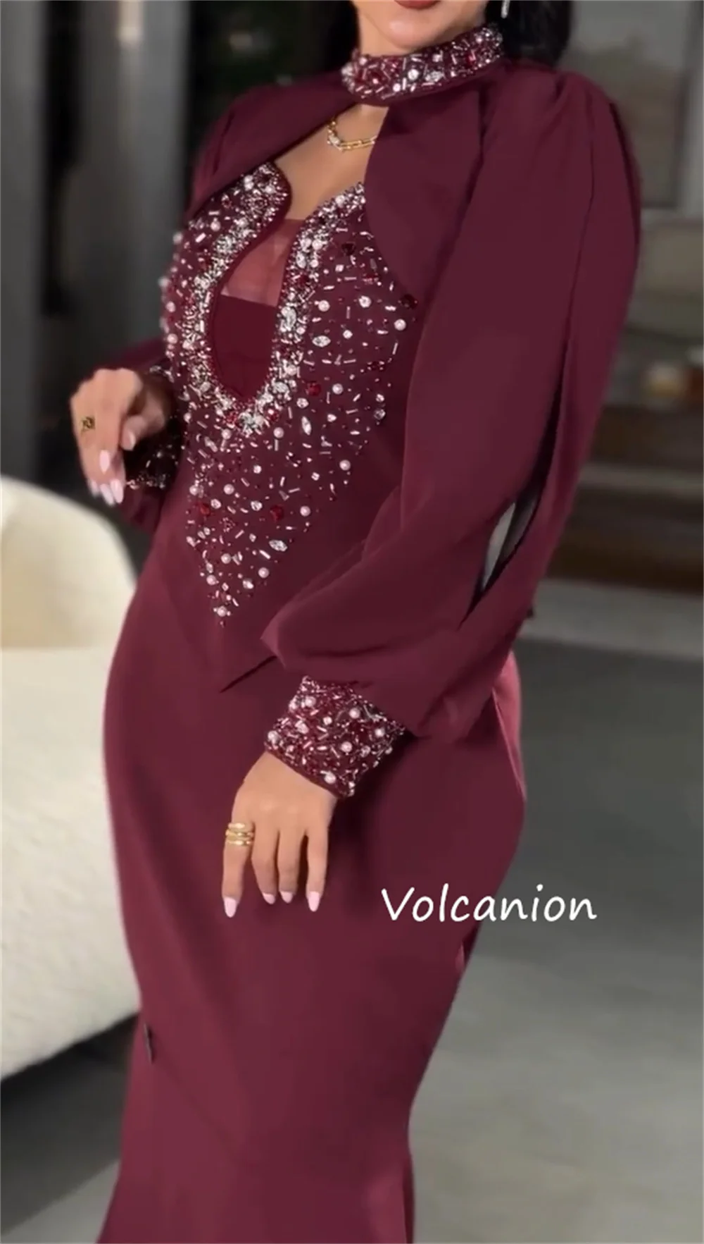 Gaun Midi Model Terompet Berpayet Lipit Gaya Cina Khusus untuk Acara Spesial Berkilau dan Rumit