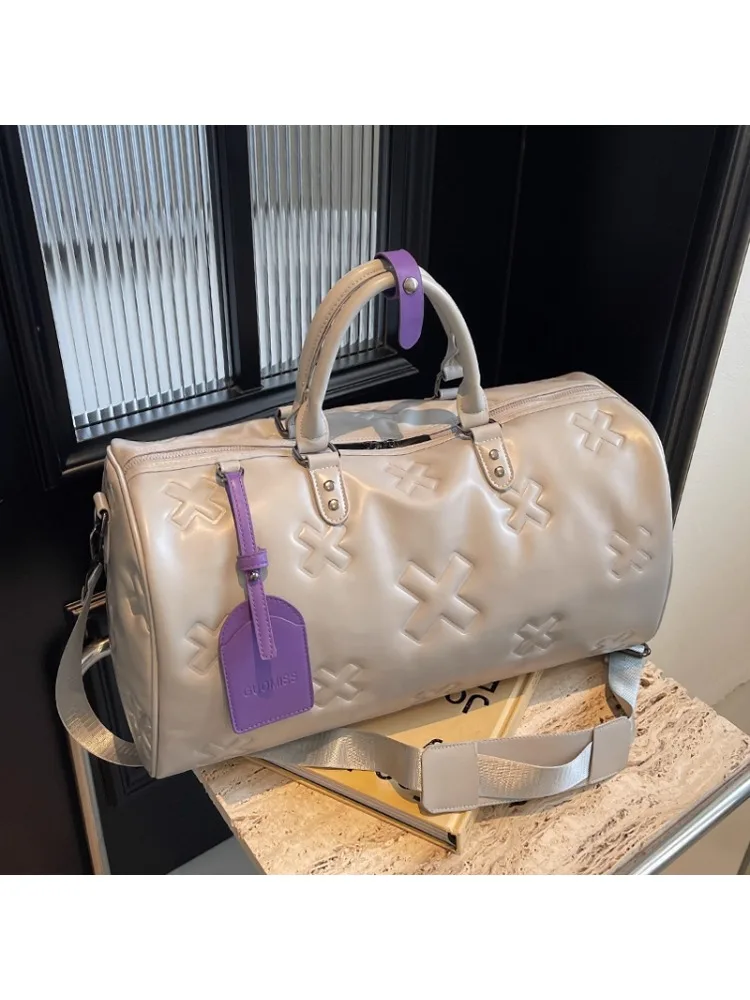 Unisex Large Capacity Lightweight Sports Fitness Bag Travel Duffel Bag Fashionable Luggage Storage Bag for Long And Short Trips