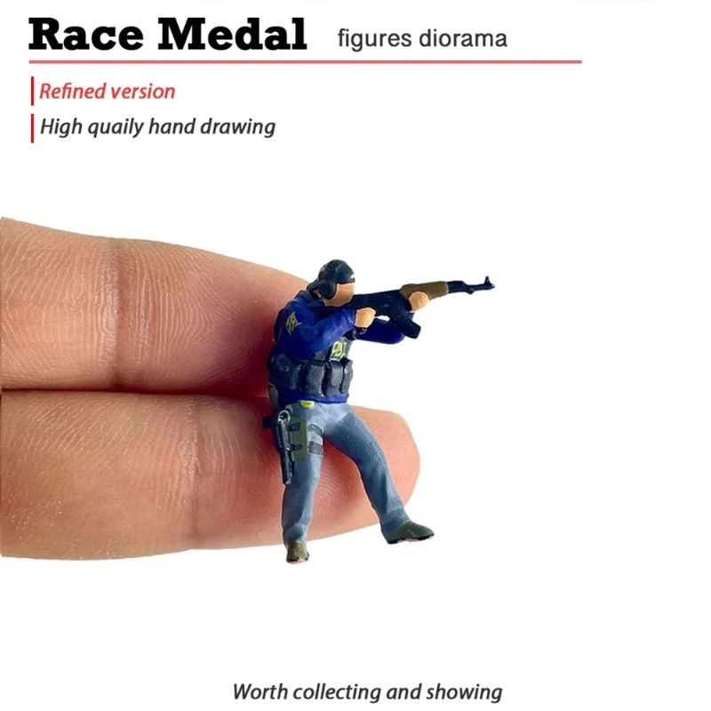 1/64 Figure Police Game Classic Against Elite Microlandscape Scene Micro Photography Resin DIY Painted Figurine Miniature Garage