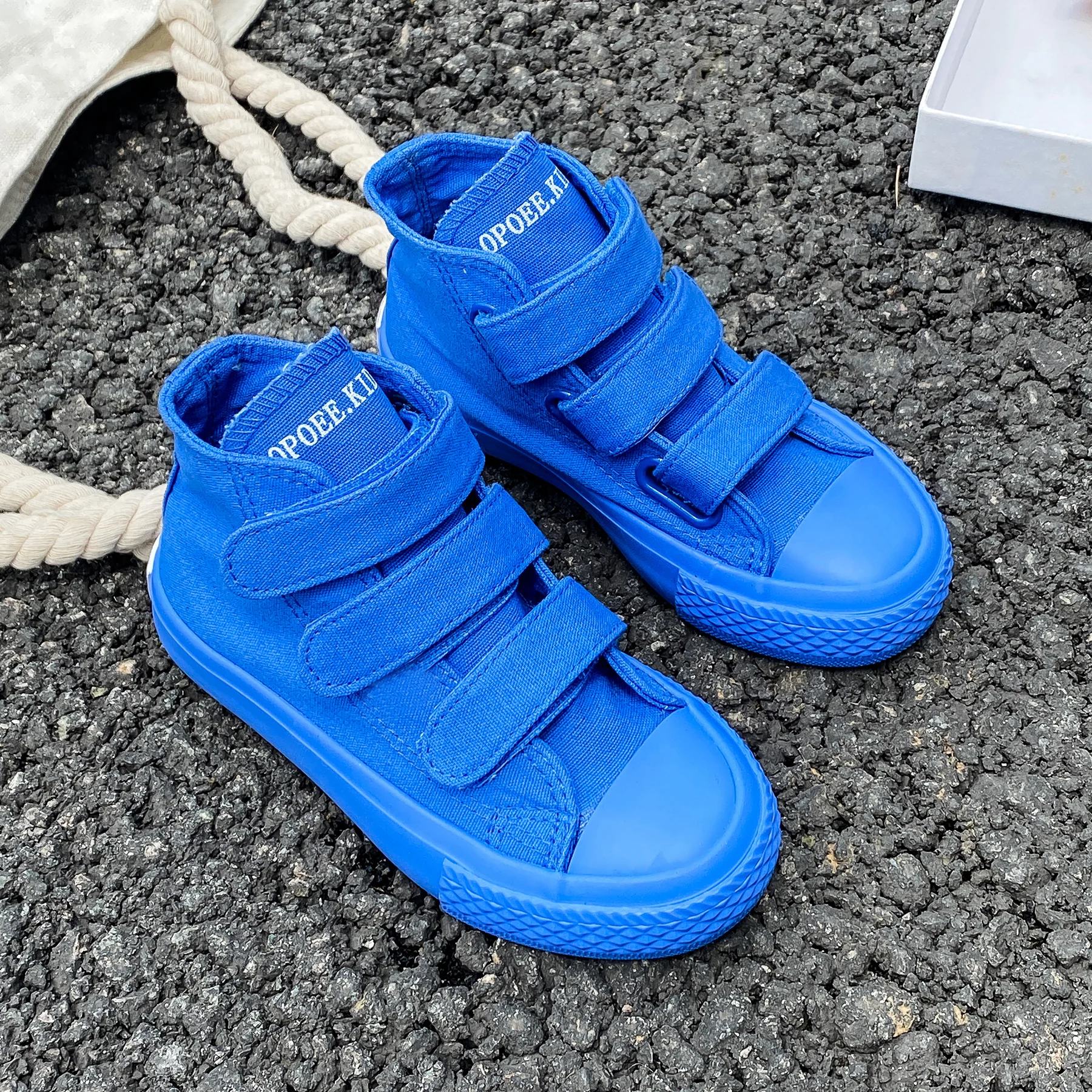 5015 Modische Einfarbige Kinder-Canvas-Schuhe, Jungen- und Mädchen-Boardschuhe, Trendige Kinderschuhe, Mittelhoher Schaft – Detail 5
