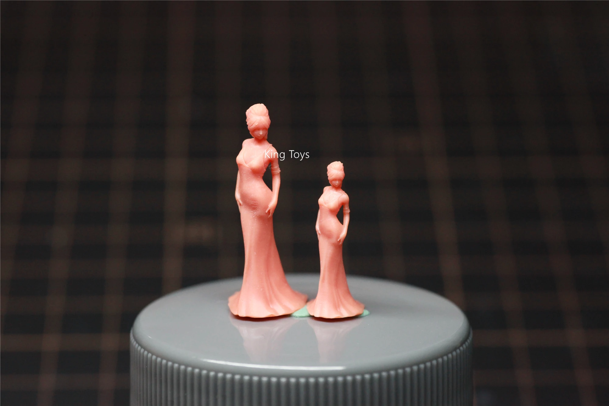 King Toys 1/64 1/87 1/43 Figurines Scale Model Resin Bride Wedding Dioramas Diecast Miniature Collection