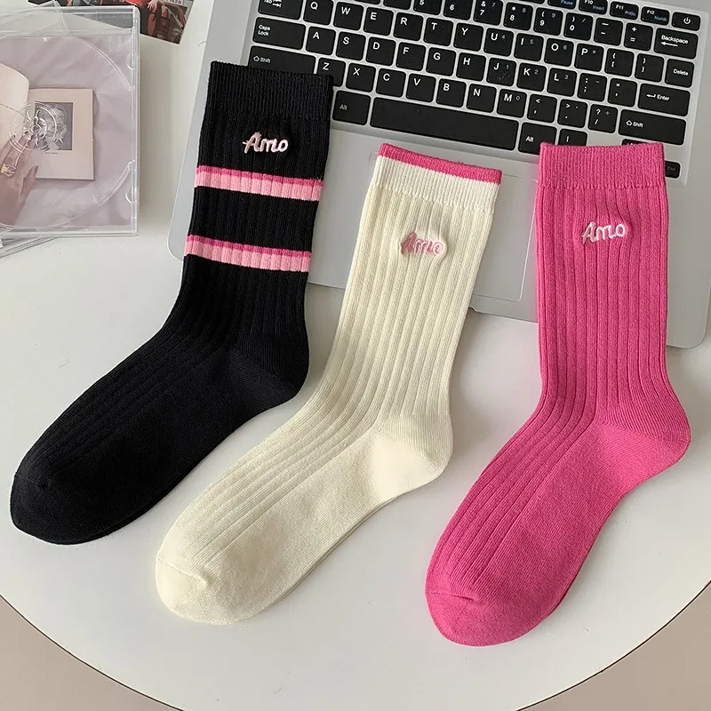 

5 пар осенних модных новых средних носков с вышитыми буквами, универсальные спортивные дышащие впитывающие пот носки для женщин