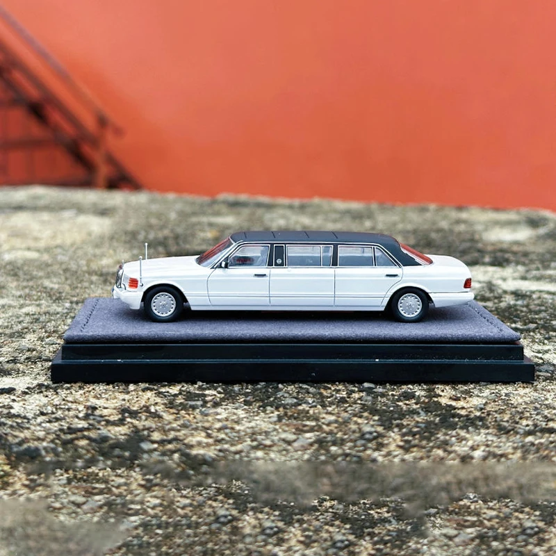 

1:64 Scale S-Class W126 Luxury Limousine TRASCO 1000SEL Simulation Alloy Car Model Display Collectible Toy Decoration Souvenir