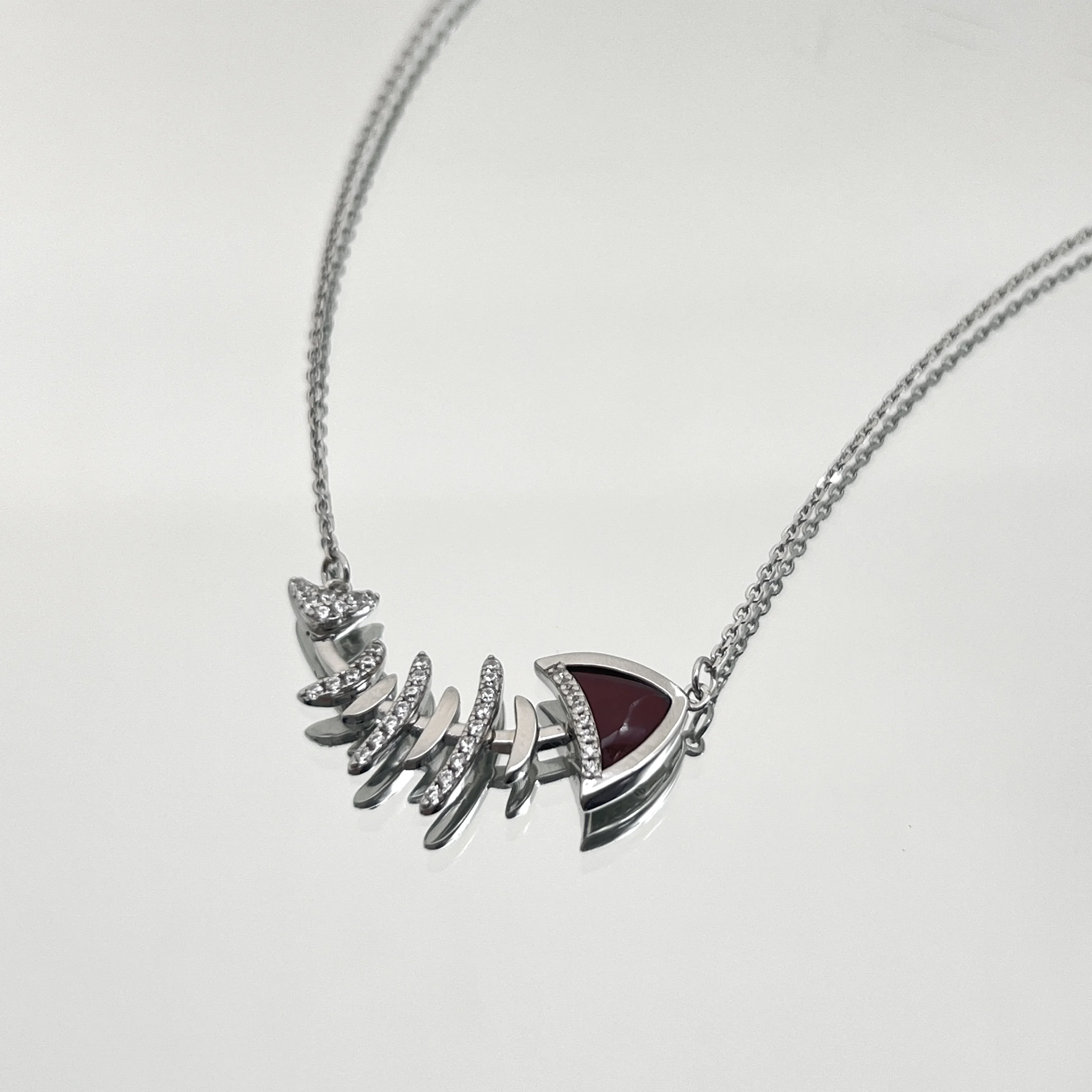 

Серебряное новое модное колье из красного агата S925 с рыбьей костью, модные и персонализированные серебряные украшения