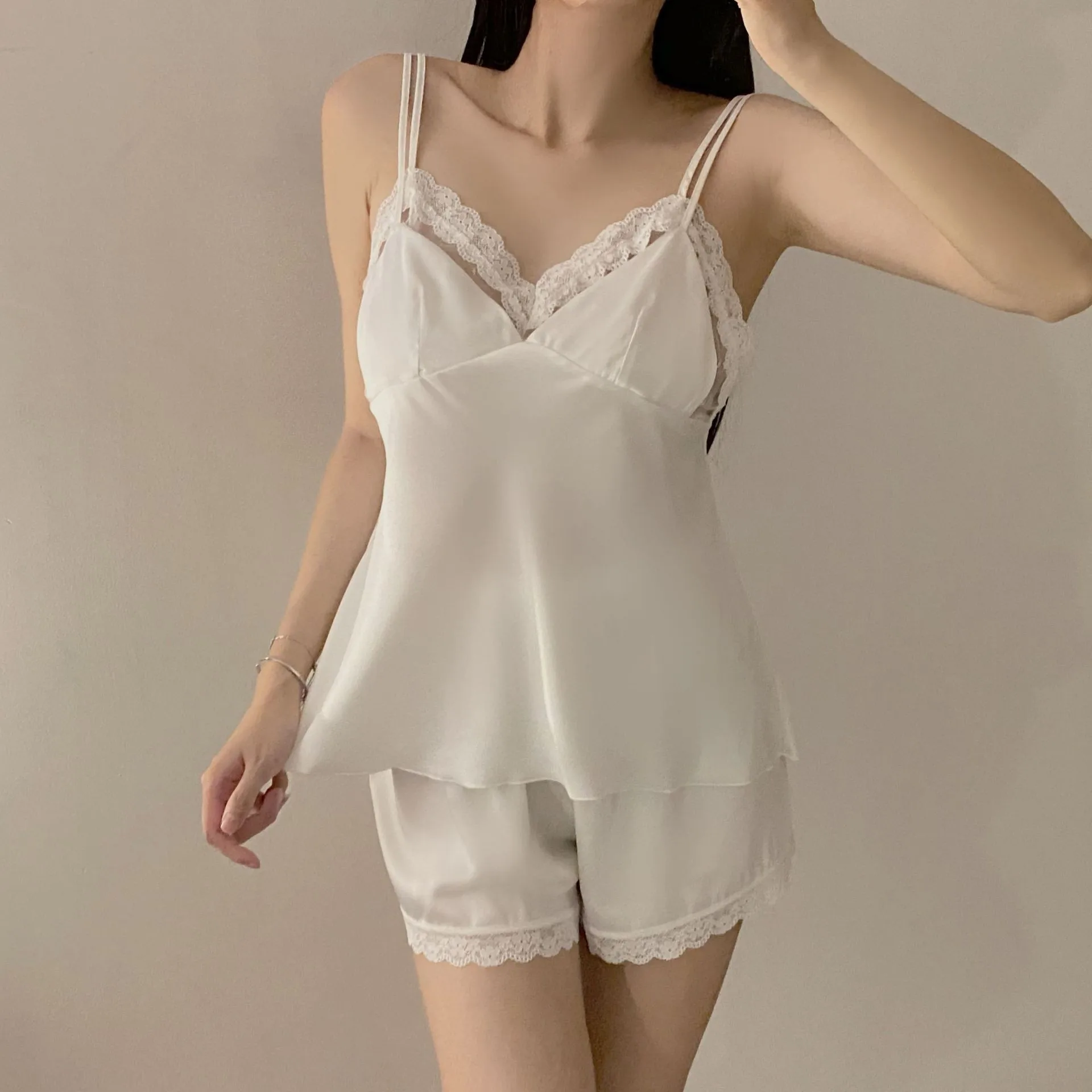 Ensemble de pyjama en satin trempé pour femmes, vêtements de nuit sexy, bretelles en dentelle, shorts, vêtements de nuit, vêtements de détente, vêtements de nuit pour la maison, 2 pièces