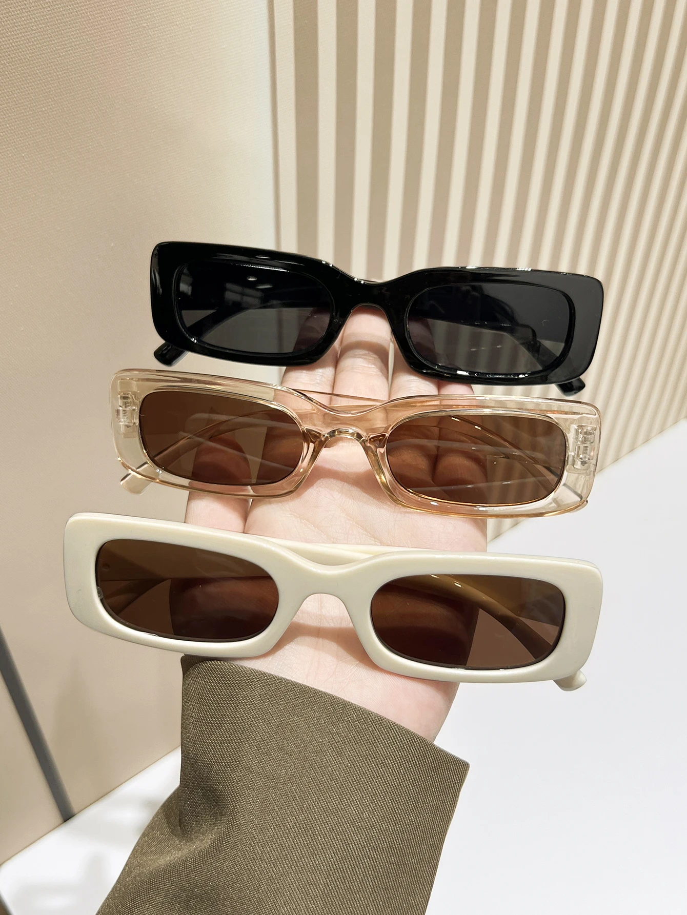 3-teiliges/4-teiliges modisches Sonnenbrillen-Set mit schmalem quadratischem Rahmen, mehrere Stile passen zu verschiedenen Outfits, geeignet zum Autofahren – Detail 3