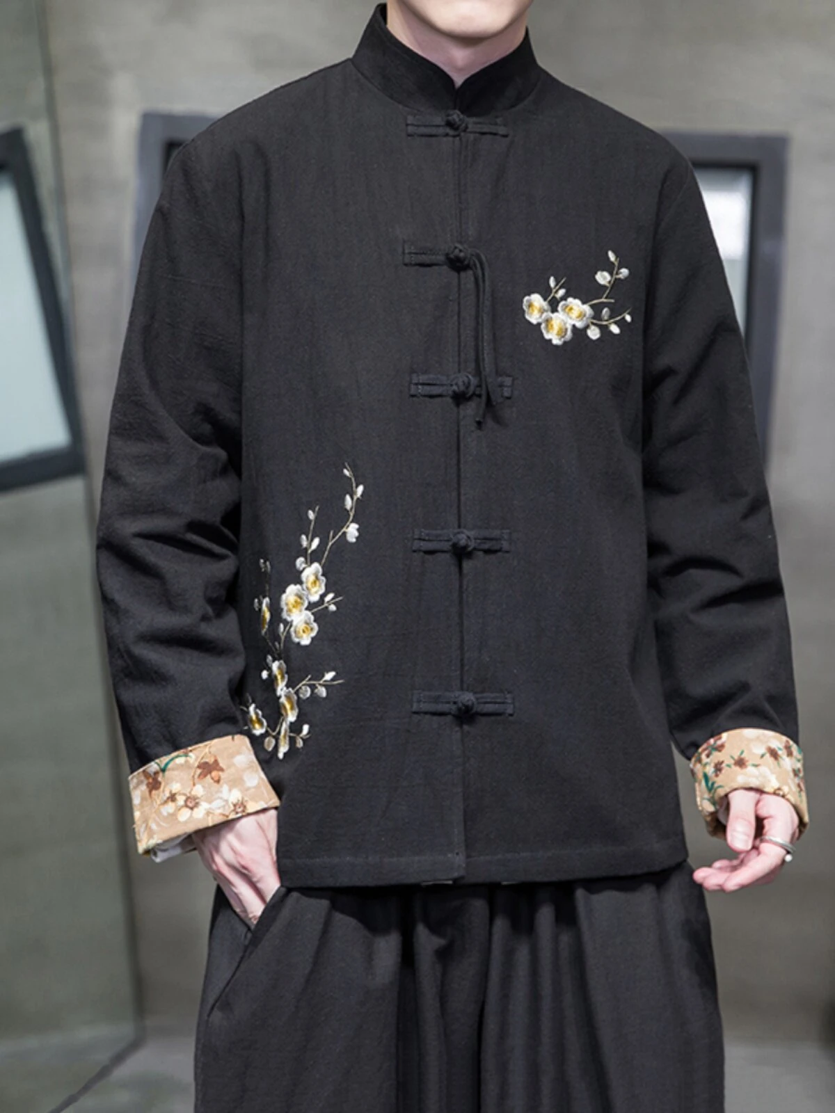 Men's Chinese Style Tang Jacket Plum Blossom Embroidery Cotton Linen Frog Buttons Casual Coat Spring Fall Traditional Outerwear