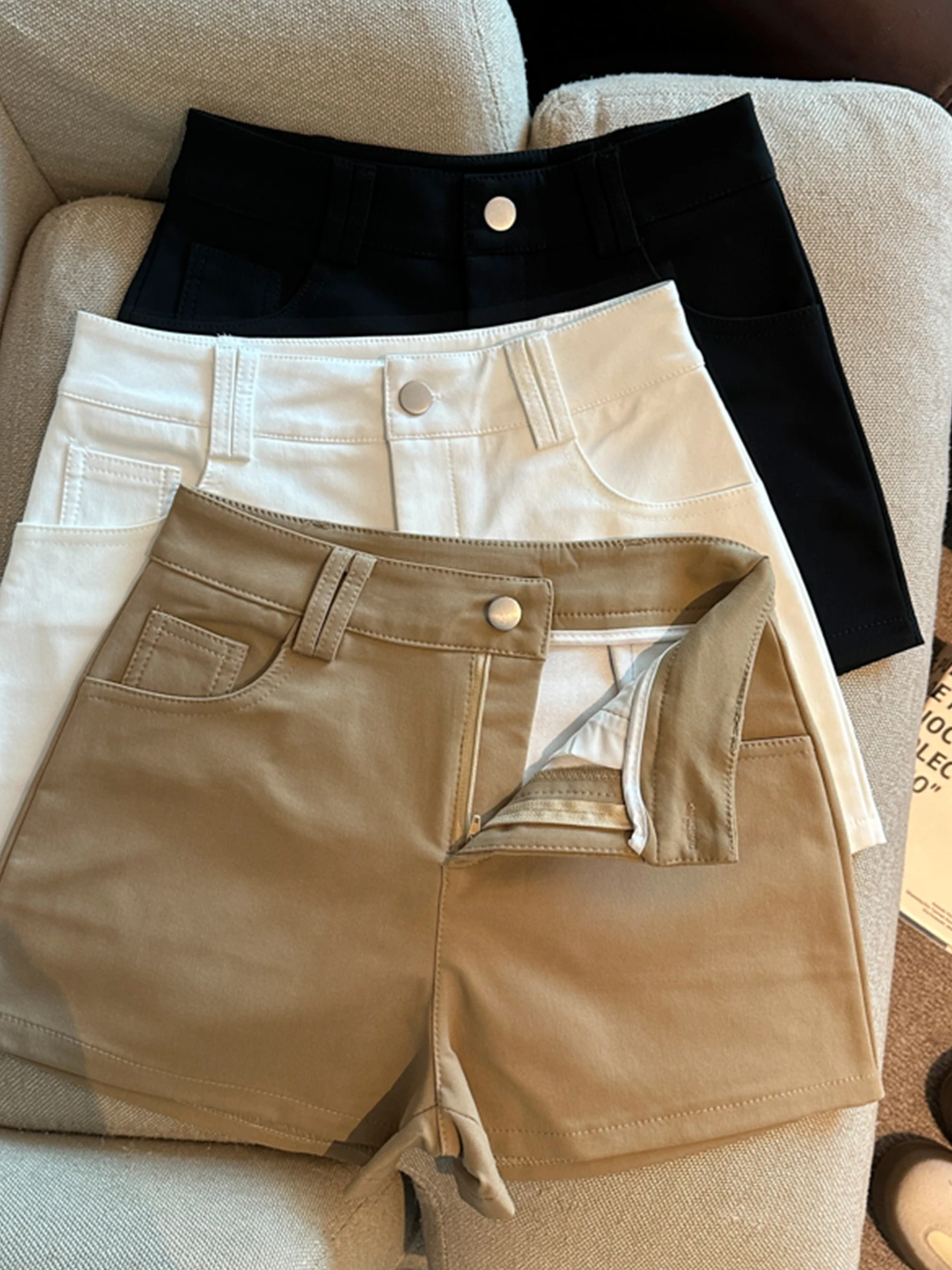 

Рекомендованные Эмили Клуд американские ретро-шорты для женщин: повседневные, с высокой талией, утягивающие, эластичные, дышащие, для весны и лета.