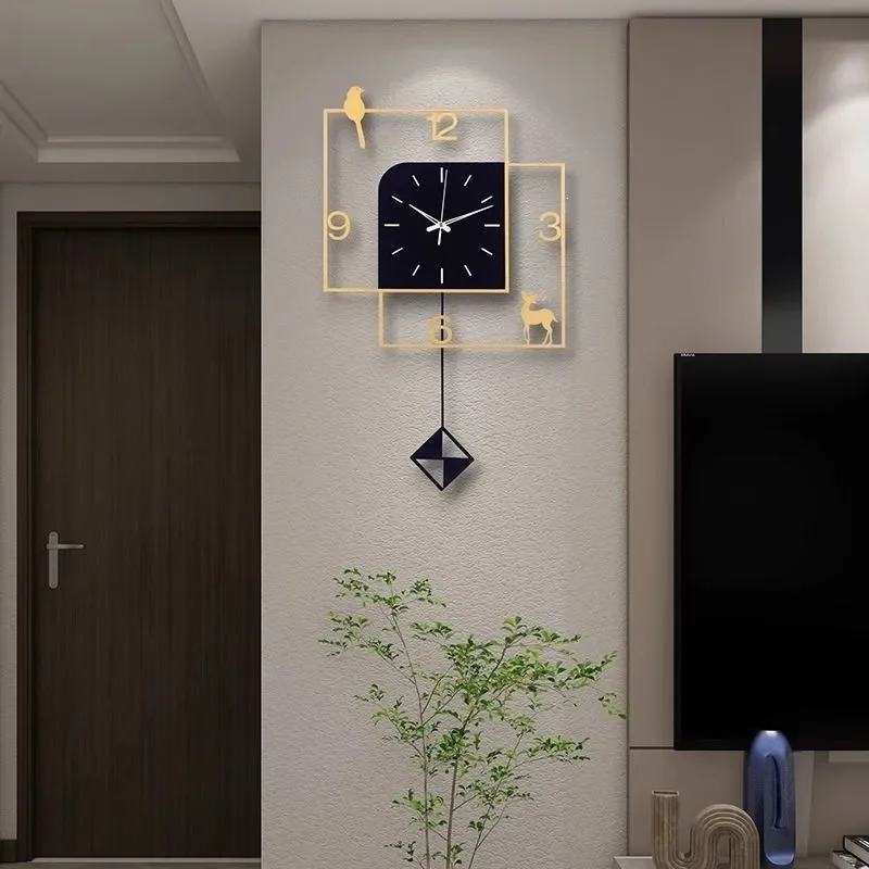Simple wall clock Home clock Fashion new light luxury atmosphere Personality creative silent clock Wall watch