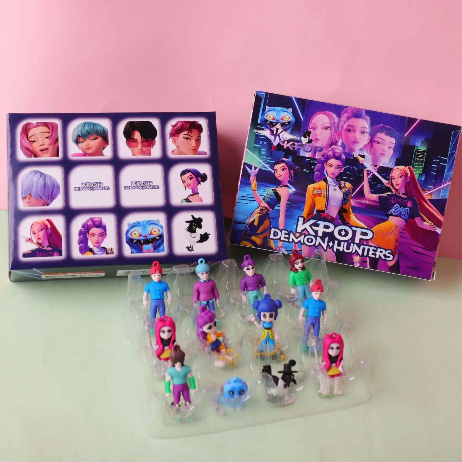 พวงกุญแจไวนิลนุ่ม ซีรีส์กล่องสุ่มนักล่าปีศาจ K-Pop ของสะสมตั้งโต๊ะ ของขวัญสำหรับสาวๆ