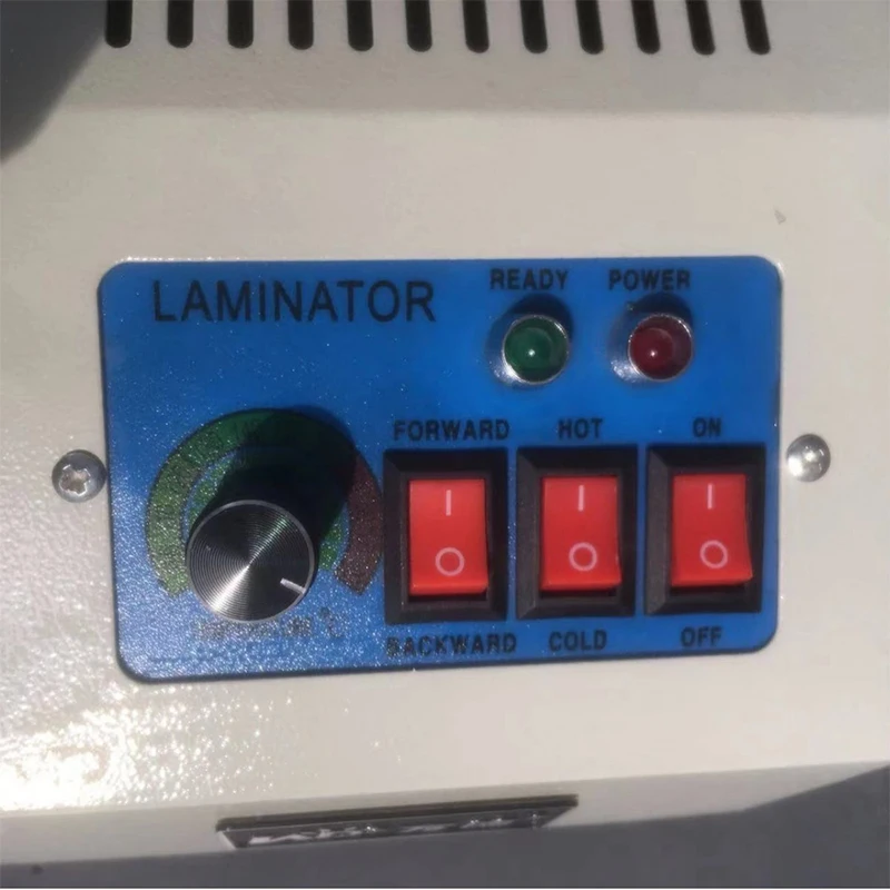 

Термоламинатор 600 Вт для документов, фотографий и карточек форматов A3 и A4 с контролем температуры и быстрым нагревом