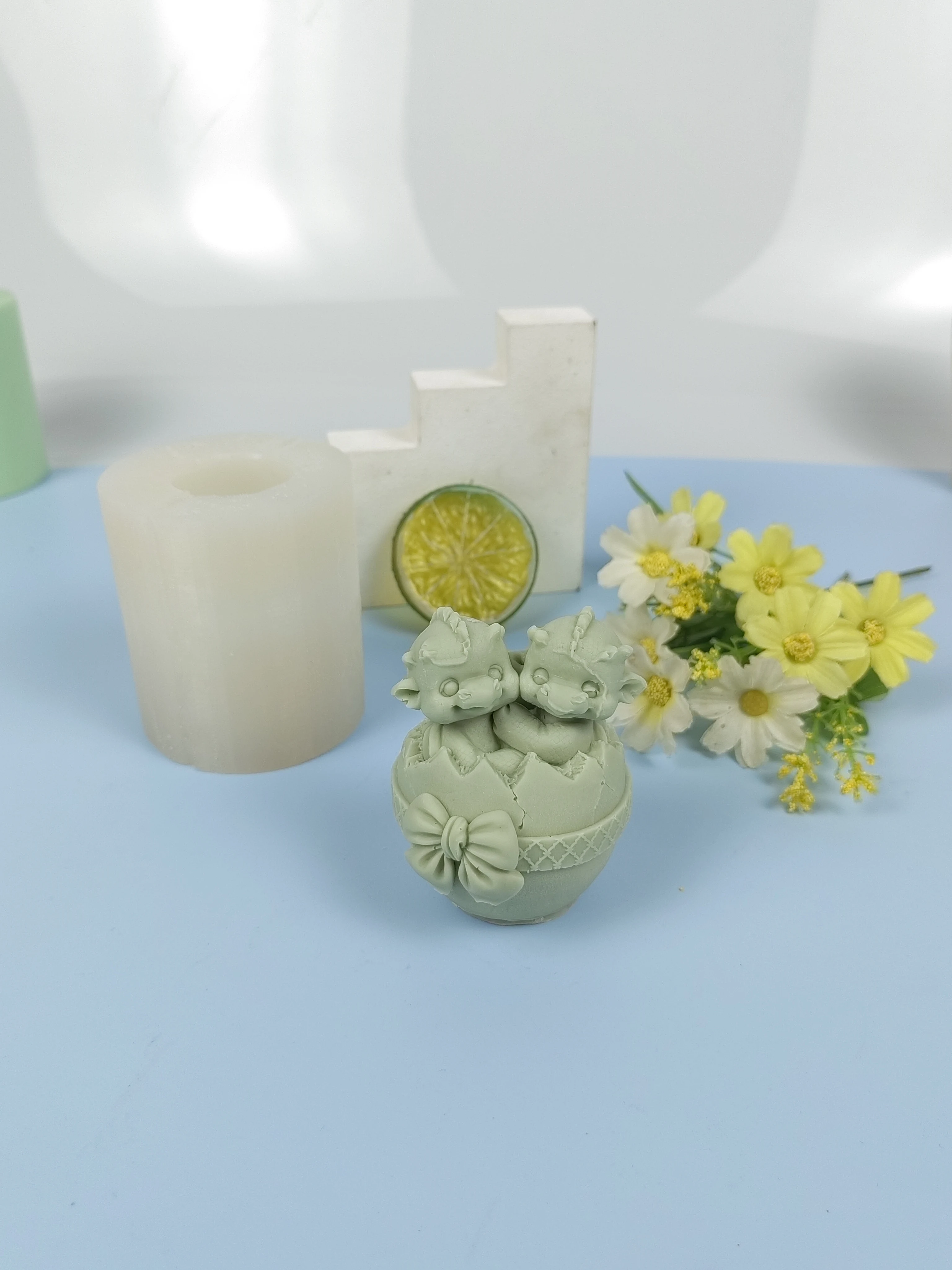 Cute Baby Dragon & Egg Concrete Molds Cement Candle Silicone Mold Animal Mould Aroma Plaster Mold Fondant Cake Candle Mold Tools