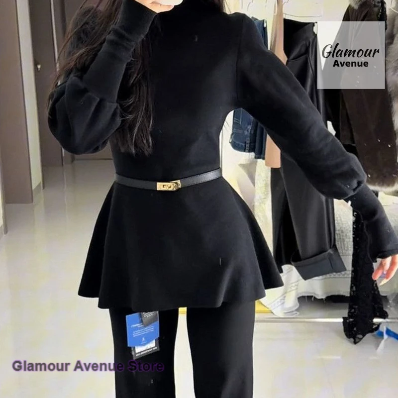 Camiseta de manga larga con cintura negra y manga acampanada de cuello alto estilo Hepburn francés, blusa ajustada a la moda de otoño e invierno para mujer.