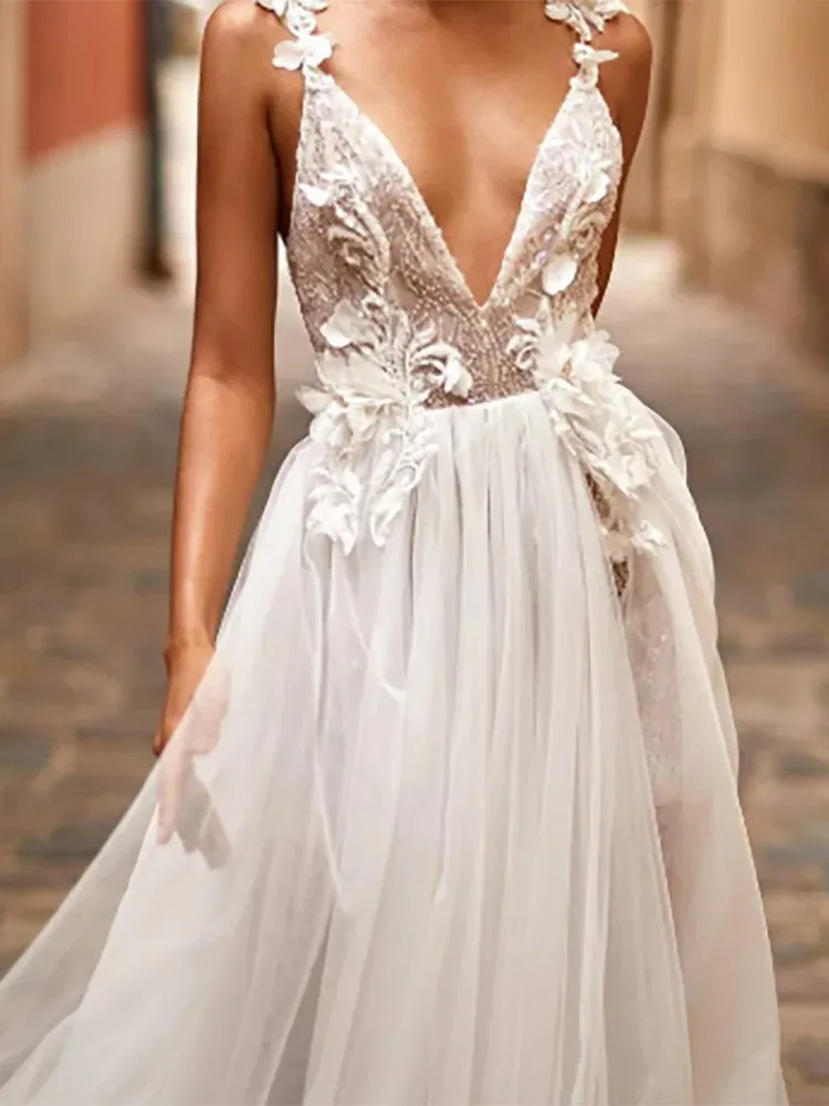 Robe de mariée trapèze, Sexy, décolleté en v profond, bretelles Spaghetti, dentelle florale, Tulle, style Boho, dos nu
