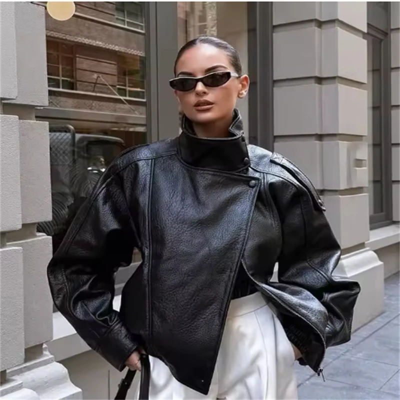 Nowa kolekcja Jesień/Zima 2025: Elegancka i stylowa kurtka z imitacji skóry o fakturze liczi, popularna w modzie ulicznej.
