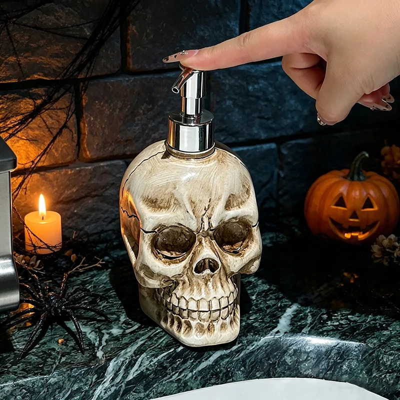 Vintage Cracked Resin Skull Soap Dispenser Halloween Gothic Pump Bottle Hand Wash Container Bathroom Countertop Ornament