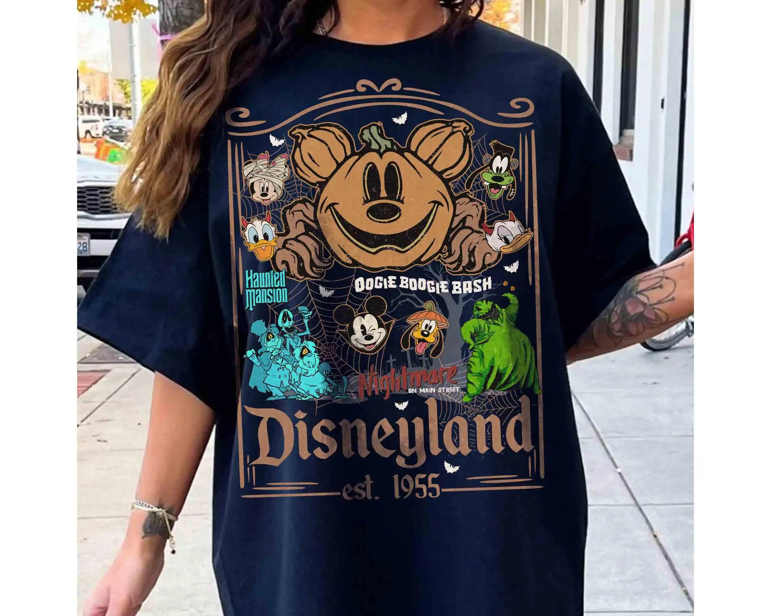 قميص كلاسيكي ميكي ديزني لاند Est 1955 للهالوين قميص Oogie Boogie باش 2025 تي شيرت كابوس في الشارع الرئيسي