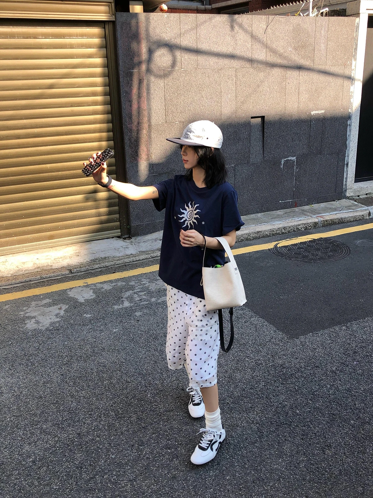 Sakura Cotton Short Sleeve T-Shirt Women's Loose Fit Printed Summer Top Vintage Commute Style Gold Island Blue Color
