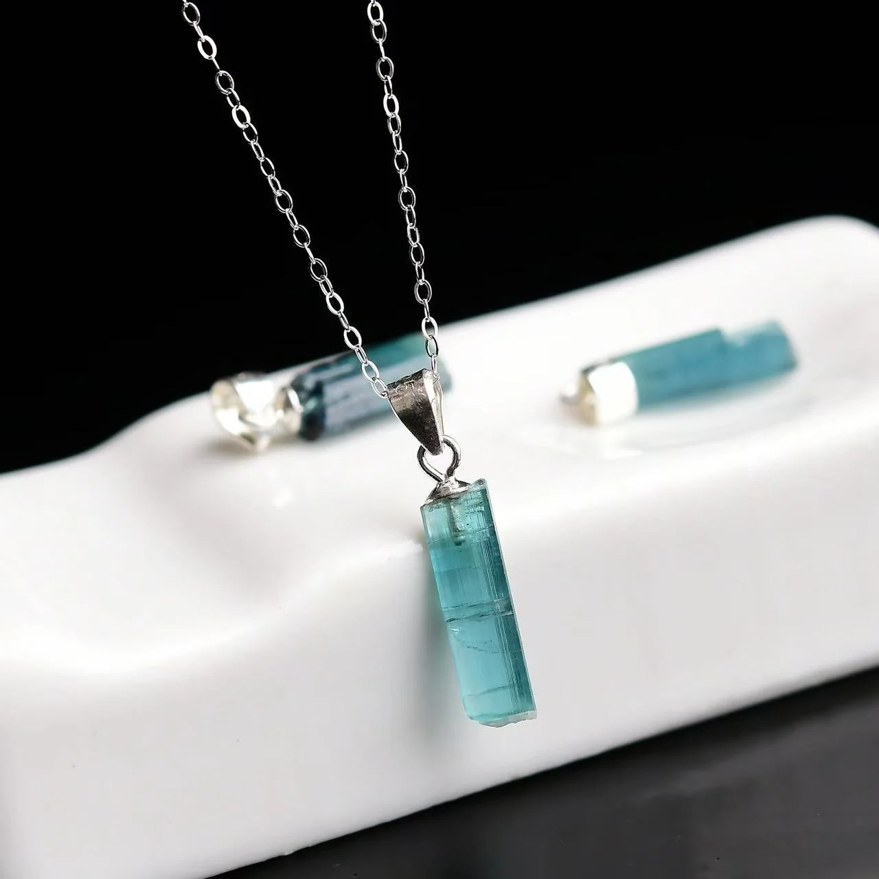 pendentif-en-pierre-brute-de-quartz-bleu-naturel-argent-sterling-s925-simple-et-elegant-objet-reel-couleur-bleue-plus-attrayante-accessoire-de-bijouterie-tendance