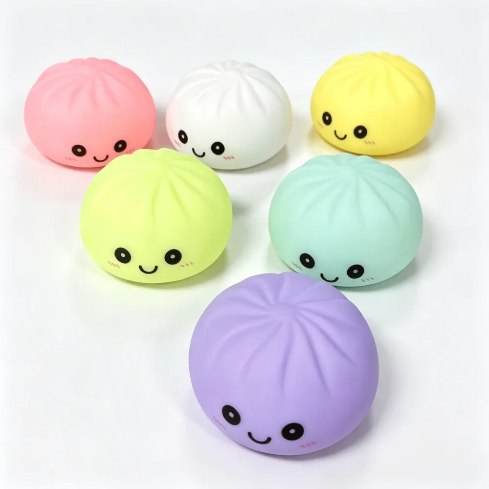 Leuchtender Bubble-Spitting-Steamed-Bun-Stressball: Realistisches Lebensmittel-Design, Ästhetisches Büro-Schreibtisch-Deko-Spielzeug zur Stresslinderung – Detail 17