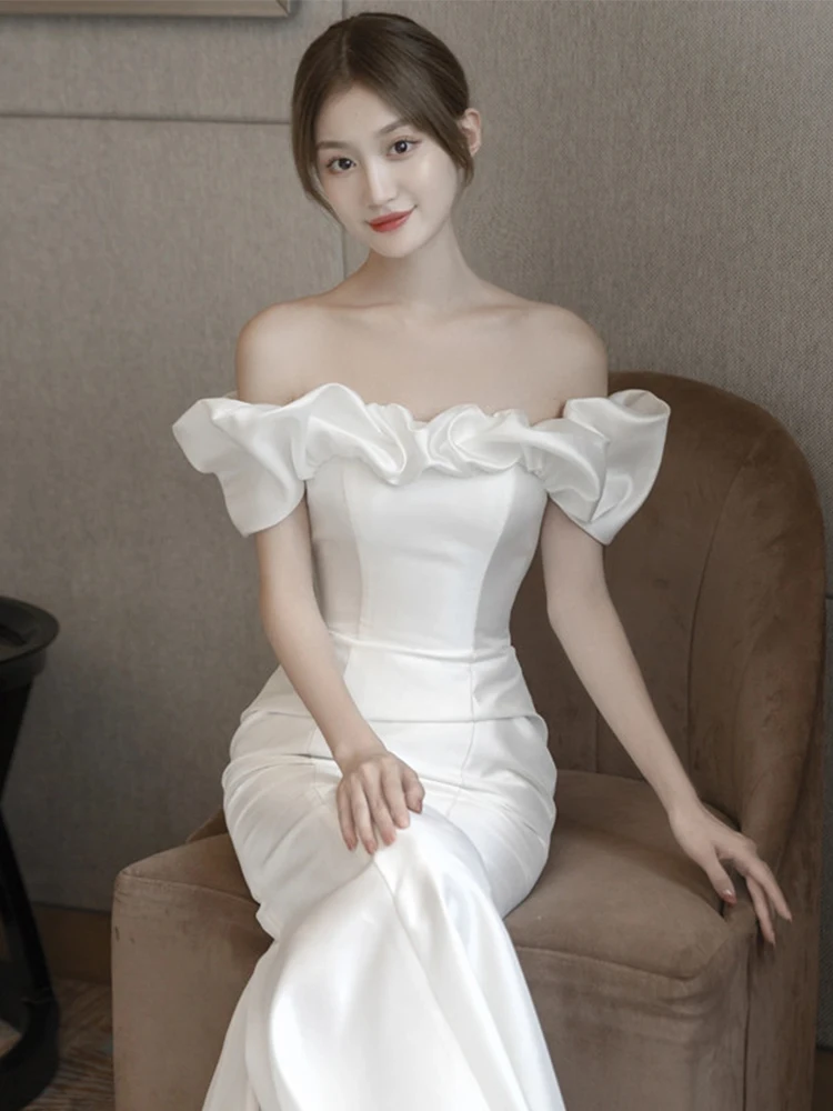 

Белое атласное вечернее платье на одно плечо для невесты, с легкой вуалью, для банкета, свадьбы или торжественного мероприятия