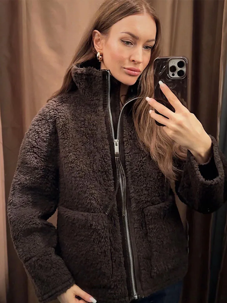 

HH 2025 Winter Woman High Street Warm Jacket Fashion Women High Collar Zipper Pocket Long Sleeves Casual Street Style Short Coat