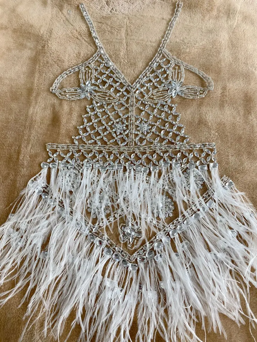 Abito da festa in pizzo tulle bianco argento tessuto piume di struzzo gonna sexy tubo di perline di lusso con paillettes strass materiale diamante caldo
