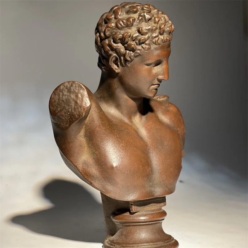 The ancient Greek business god sculpted the head of the European desktop art ornaments high-value handmade handles