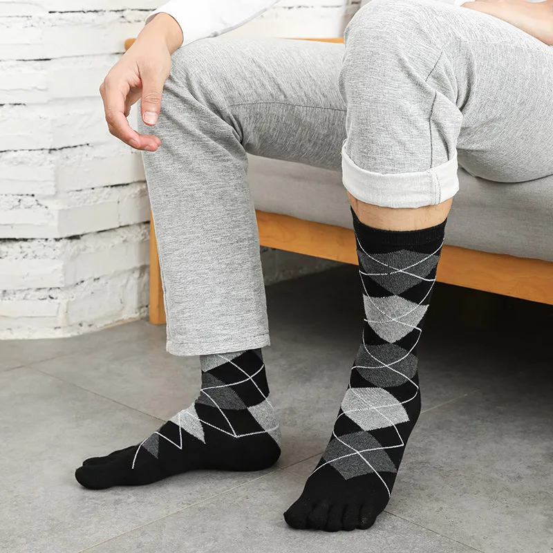 5 Pairs Long Man Business Socks with Fingers Fashion Striped Argyle Dot Mid-Calf Five Finger Sock Pure Cotton Black Toe Socks