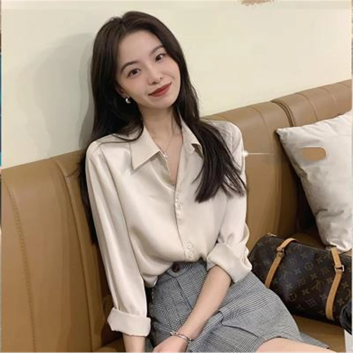 

Elegant Pure Color Silk Shirt Vintage Design Drapey Versatile Personality Commute Style Button up Long Sleeve Neck