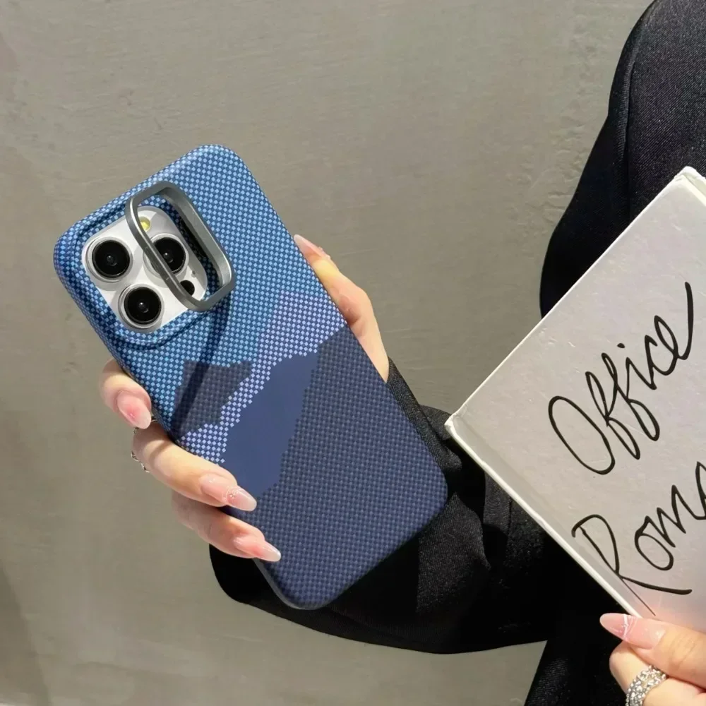 

Роскошный магнитный текстурированный чехол для телефона из углеродного волокна для IPhone 15, 14, 13 Pro Max Plus со скрытой подставкой и беспроводной зарядкой, противоударный чехол