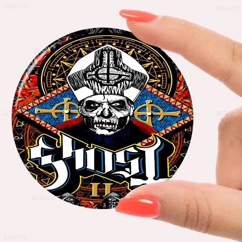 الكلاسيكية شبح الفرقة 32/44/58 مللي متر دبابيس الكرتون المستديرة دبابيس اليدوية لحقيبة الظهر مجوهرات اكسسوارات الهدايا شارة الإبداعية #5