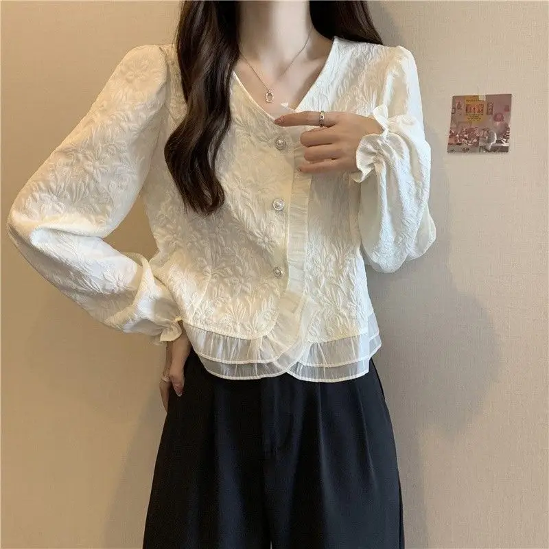 Xiaoxiangfeng White V-neck Patchwork Shirt for Women New Design Niche Temperament Unique and Unique Blouses Shirts