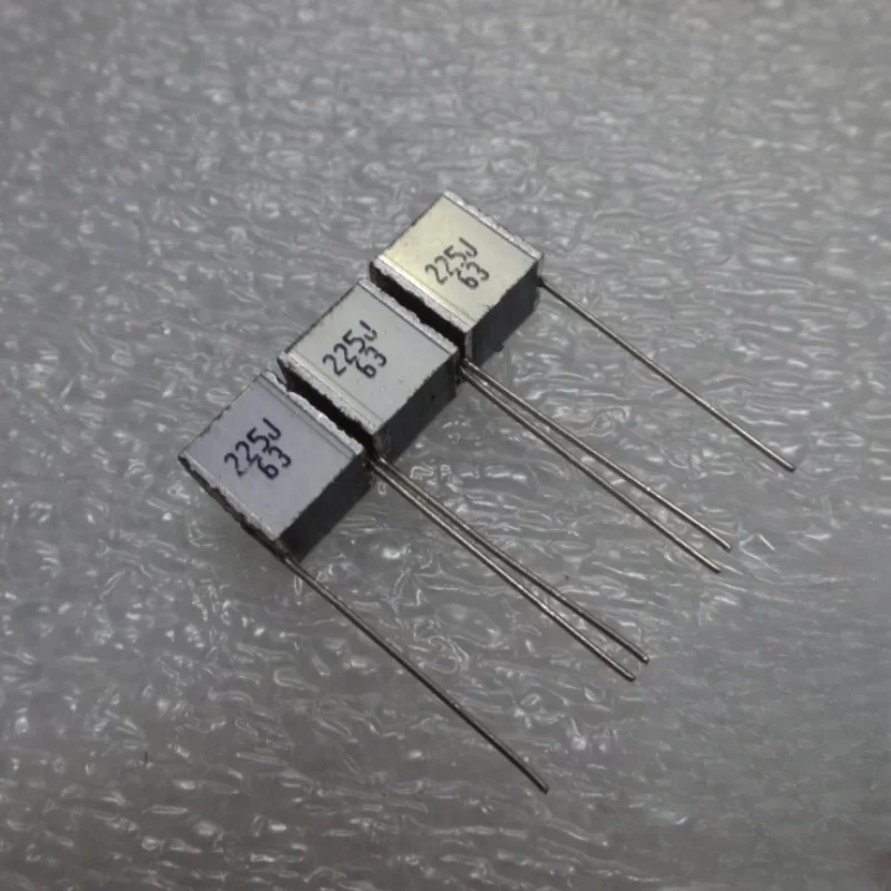 

10 шт. EPCOS 2,2 мкФ 63 В 2u2f 225 Тысяча слоев конденсатора для торта 8 мм