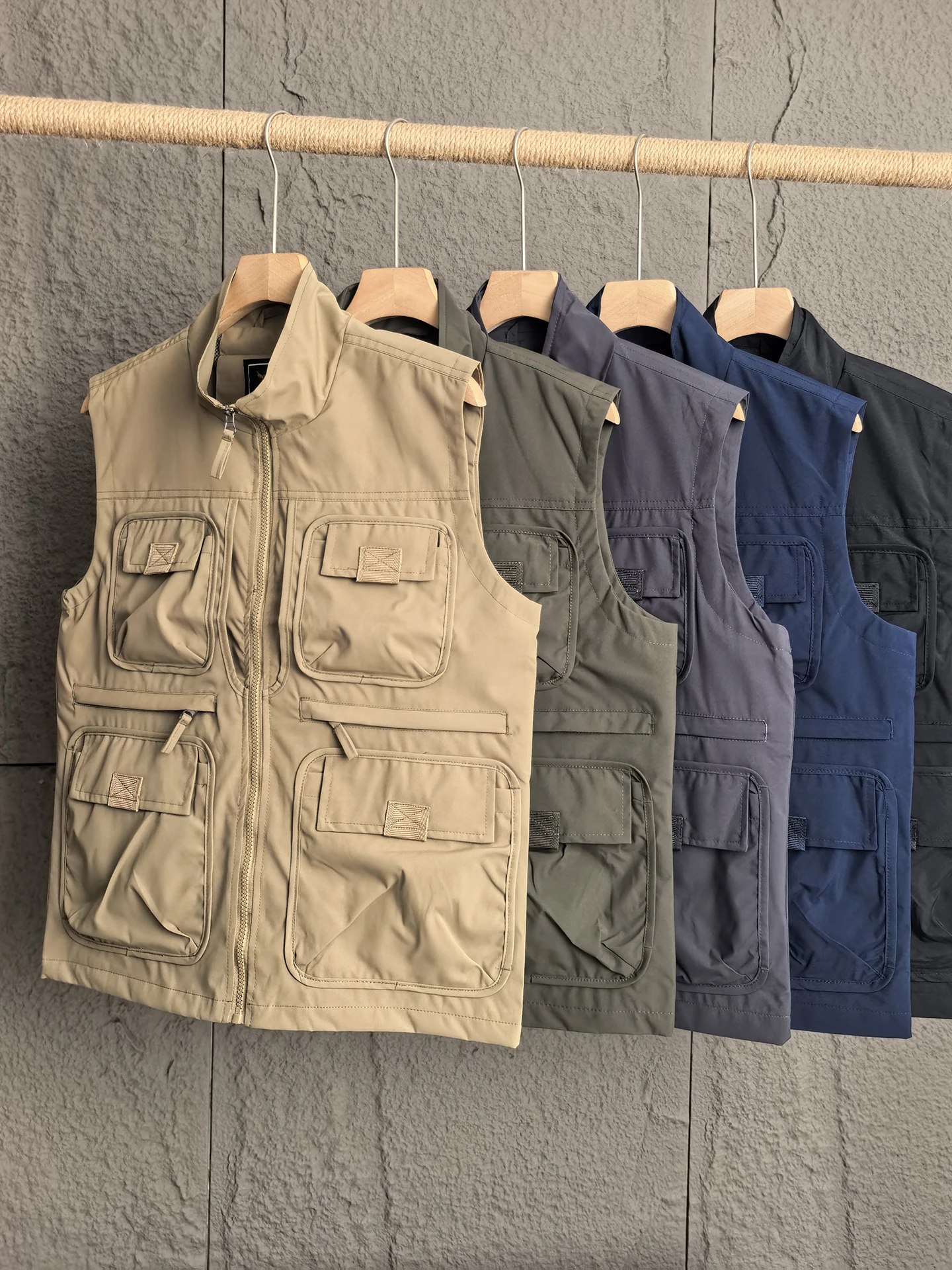 

Американская рабочая одежда: Мужской жилет свободного кроя с воротником-стойкой, для активного отдыха, повседневный, с множеством карманов, модный, больших размеров, весна-осень