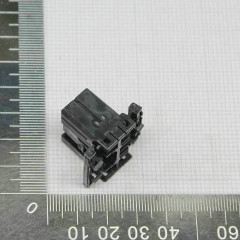 20/50/100PCS TE/AMP original connector 173850-2 070 MULTILOCK PLUG 8P terminal 173630-1 173631-1