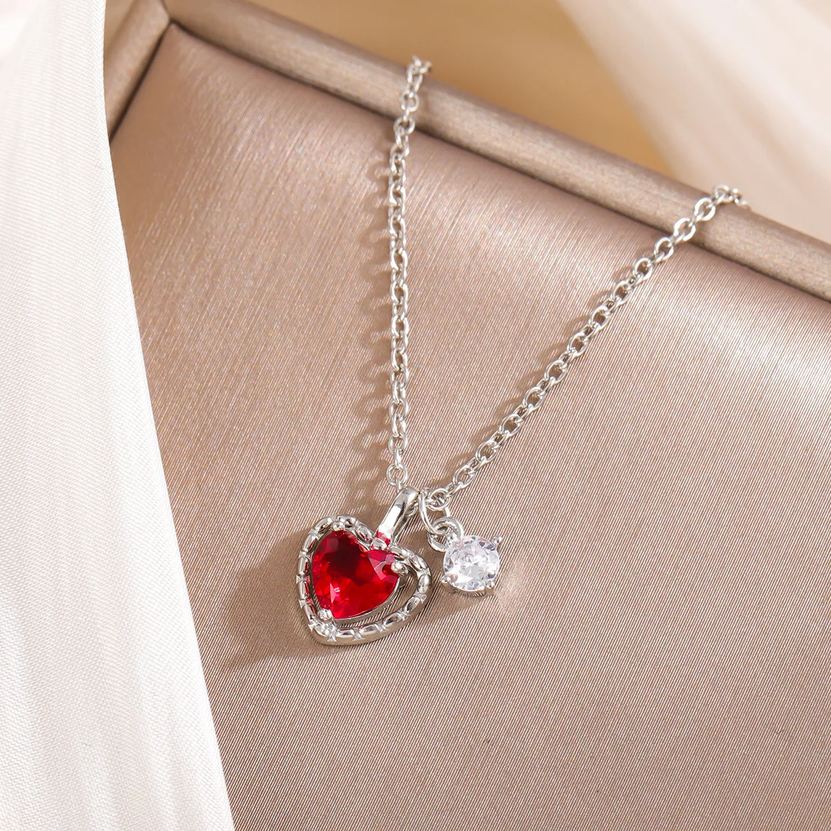 

Heart Shaped Fashion 925 Sterling Silver Red Love Crystal Necklaces XL116