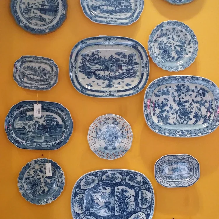 Classical home jewelry ornament soft decoration antique blue and white porcelain decoration