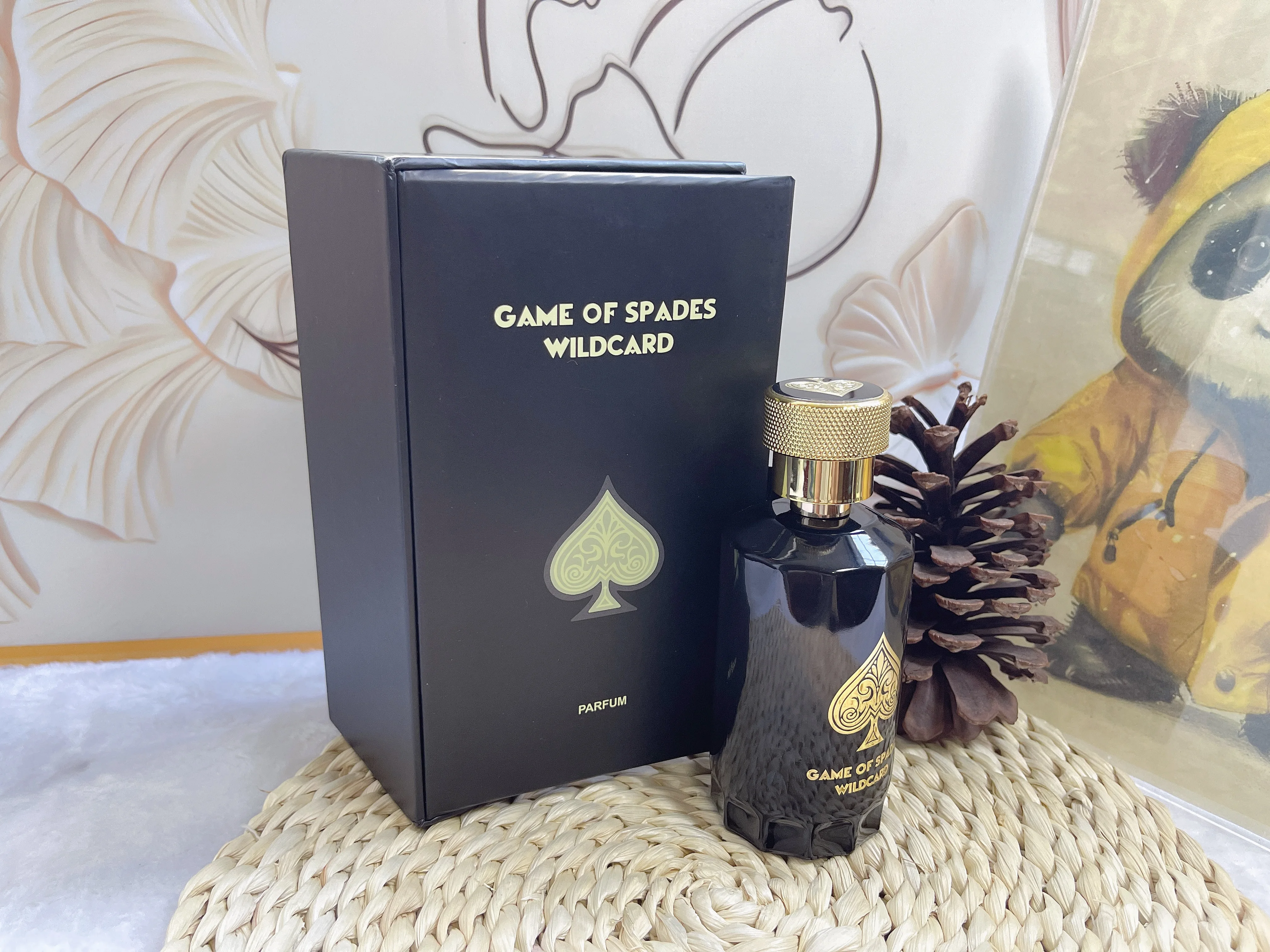 Jo Milano Game of Spades Wildcard Parfum 3,4 oz – Bold Amber Woody Parfum unisexe longue durée, cadeau de Noël