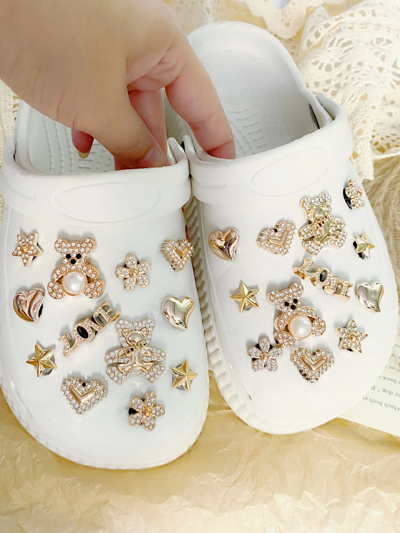 26 قطعة من أحذية الدب الصغيرة المصنوعة من حجر الراين بالكامل قابلة للفصل، مناسبة لقباقيب وصنادل الشاطئ والشباشب #4