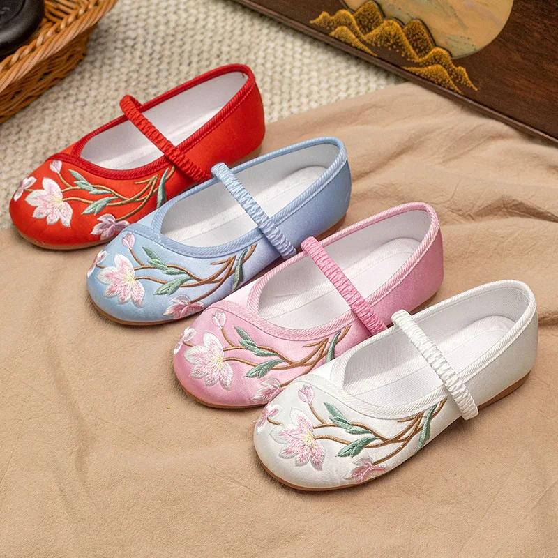 2-10years old Kids Shoes Girls Shoes Flowers Embroidered Cloth Shoes for Children Soft-soled Flat Princess Shoes Pink White Red