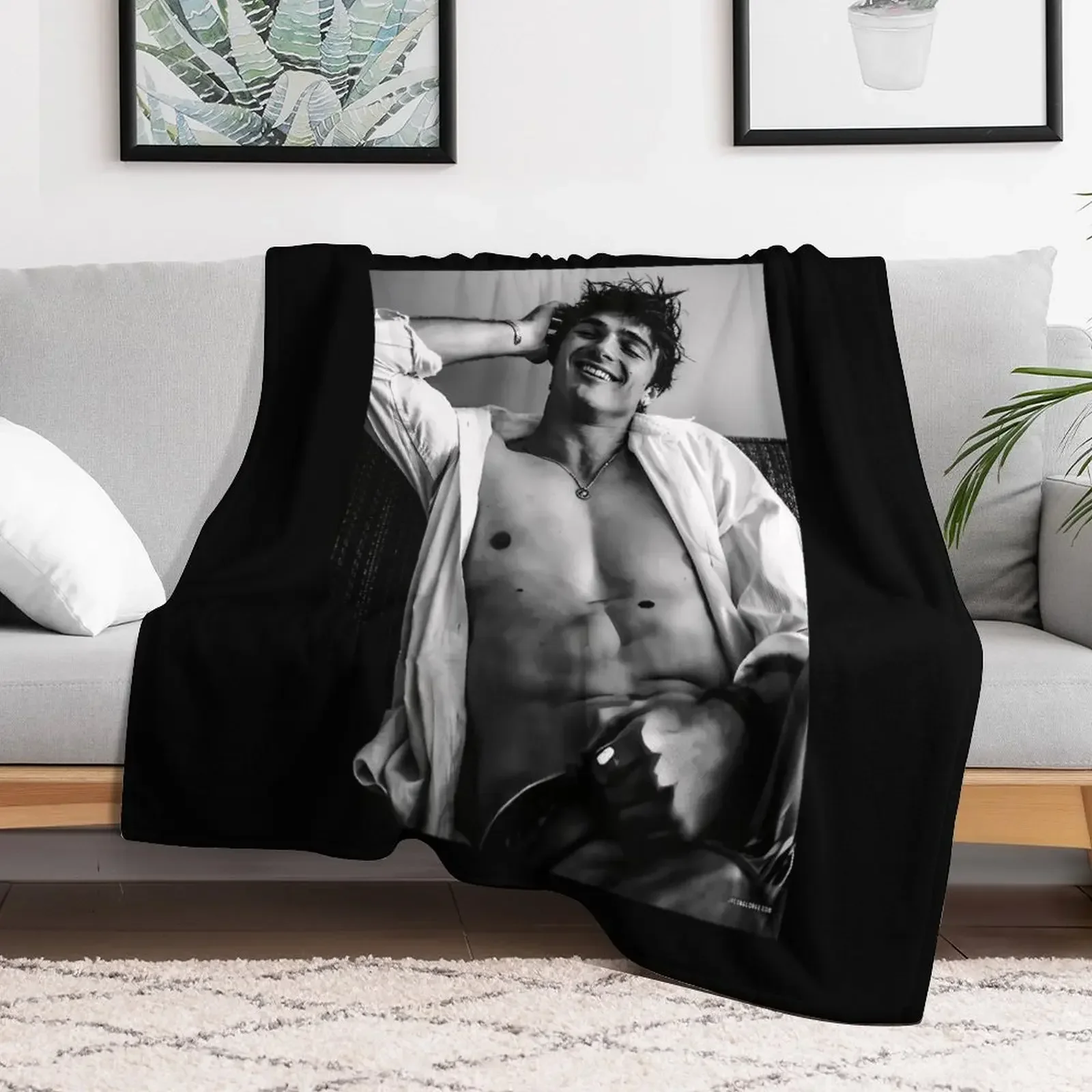 

jacob elordi Throw Blanket Custom decorative Blankets For Bed Blankets