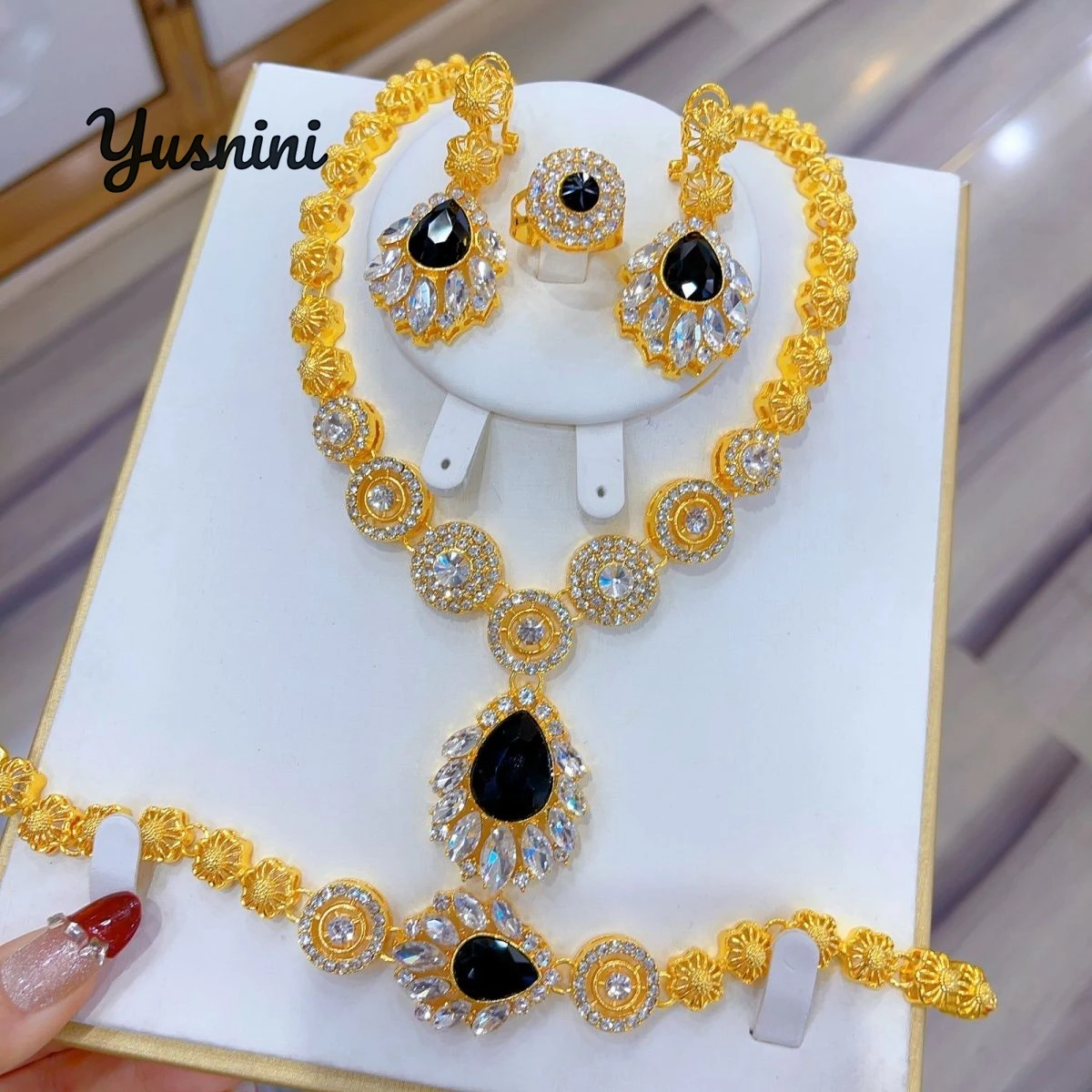 

Fashion New Dubai 24K Gold Plated High end Customized Necklace Earrings Rings Bracelets Wedding Jewelry Set for Lovers DD10780