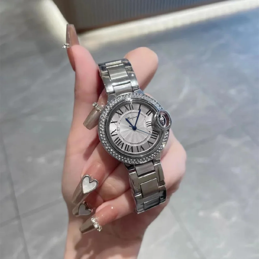 

Simple and Luxurious Style Women's Quartz Watch with Diamond-Encrusted Outer Ring, Elegant Roman Numerals and Blue Hands, Waterproof Steel Band, Versatile and Elegant Women's Wristwatch, Suitable for Commuting, Dating, and as a Gift, with a High-End and C