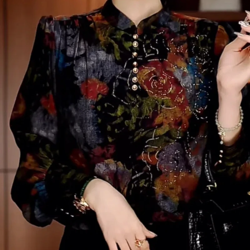 

Fashionable Retro Printed Hot Diamond Stand Collar Shirt Women 2025 Early Spring New Slimming Loose Thin Pullover Top