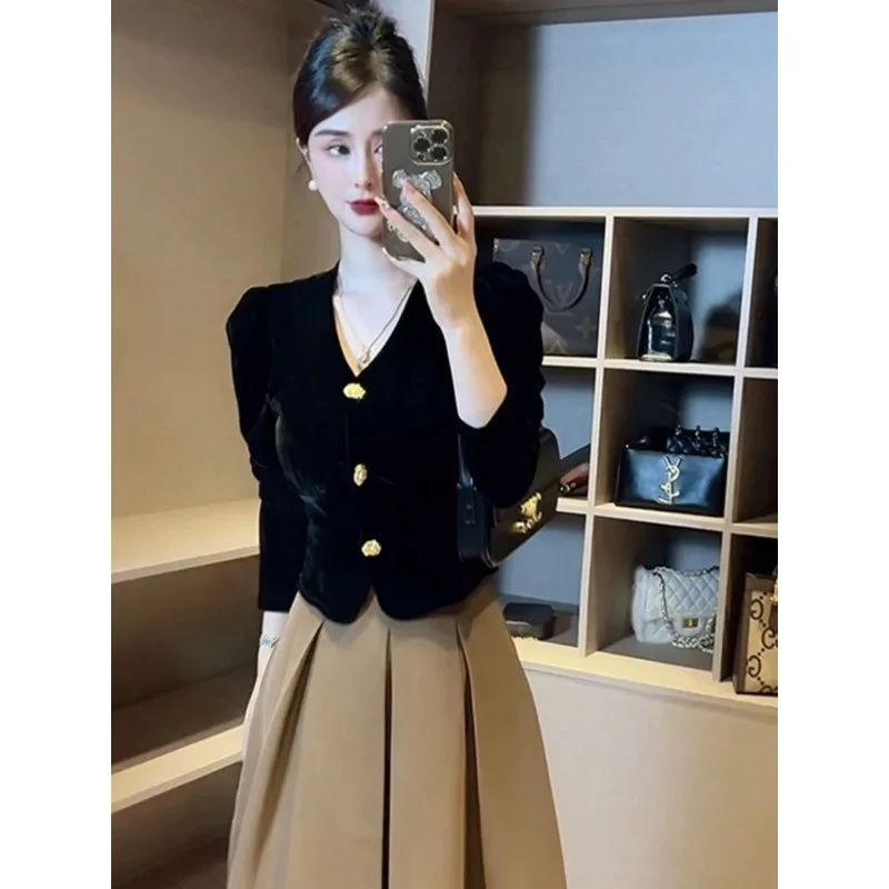 

French Light Mature Style Velvet V-neck Shirt for Women Autumn New Slim Short Long-sleeved Shirt
