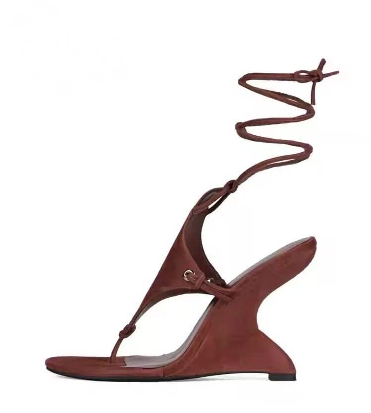 مثير براون الجلد المدبوغ أسافين كعب الدانتيل يصل الصنادل السوداء 10 سنتيمتر عالية الكعب المرأة الصيف جديد فاخر مصمم أحذية الحفلات الوجه تو