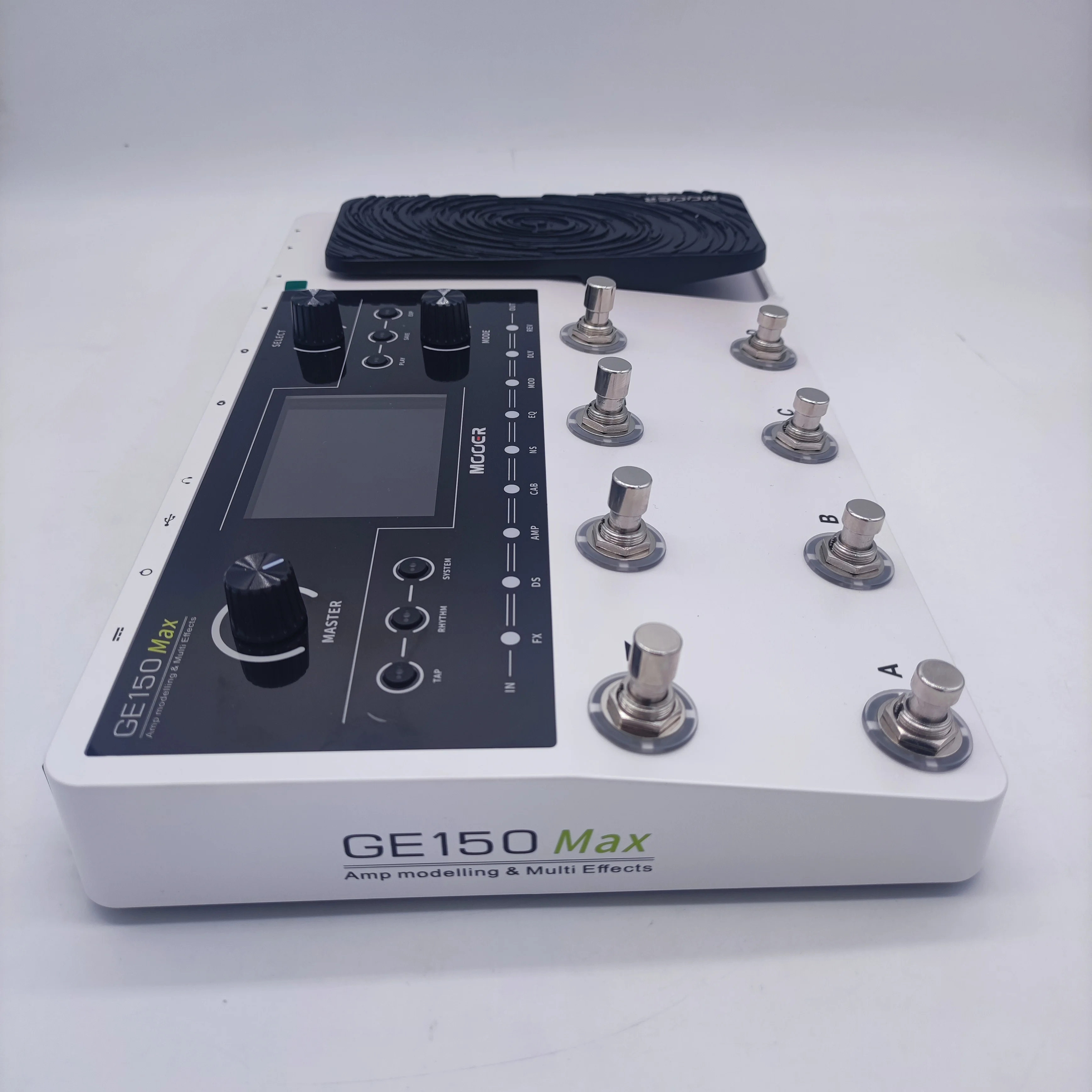 MOOER GE150 MAX Amp Modelling & Multi Effects with 3.5-inch LCD