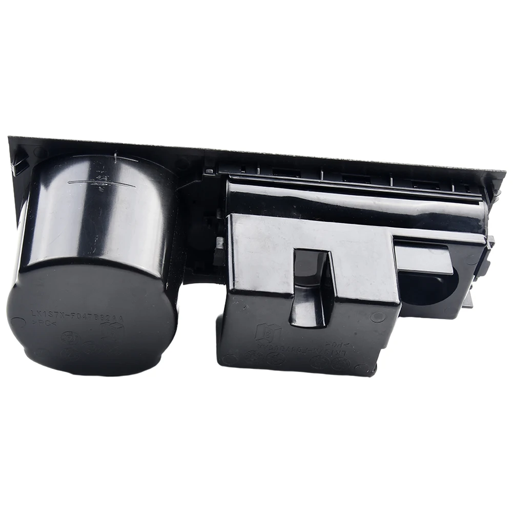 

Подстаканник для Ford Mondeo 2001 2007, номер детали 1S7XF04788AF. Простая установка с функцией Play.