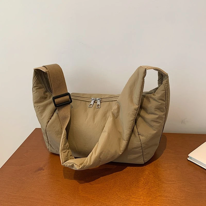 

Простые нейлоновые бродяги для поездок на работу, сумки через плечо большой вместимости, новинка 2025 года, высококачественные универсальные женские сумки на плечо с ощущением роскоши